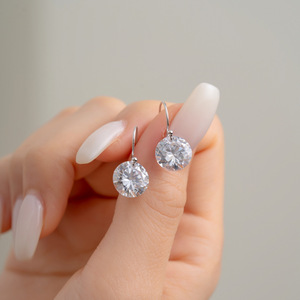 Pendientes de Plata de Ley S925 con Circonita Cultivada en Laboratorio Certificada por IGI, Elegantes y Sencillos para Mujer, de Alta Gama, Combinables con Todo, para Uso Diario - Product Image 1
