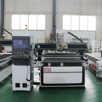 Ligne de production ATC pour la fabrication automatique de meubles, machine de fraisage CNC 1325 1530 pour armoires en bois