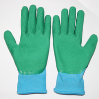 Gants de sécurité pour jeunes SUNCEND personnalisables en gros, haute qualité, 13 jauges, en polyester, avec paume enduite de mousse de latex verte et doublure bleue