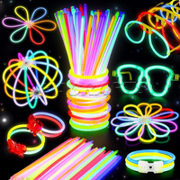 Lot de 100 bâtons lumineux LED pour Noël, Halloween, fête de remise de diplôme, fournitures de fête, cadeaux d'anniversaire, accessoires, décorations