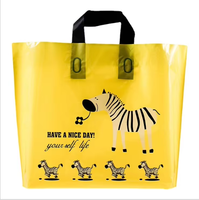 Sacs à main en plastique PE sur mesure, résistants à l'humidité, pour les magasins de vêtements, sacs de shopping, impression numérique, design tendance