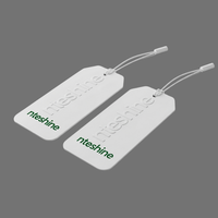 Étiquettes suspendues personnalisées de luxe en papier recyclé écologique avec logo pour vêtements professionnels, t-shirts, vestes, sacs, chaussures