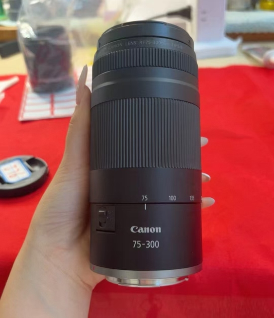 90% New Camera Lens RF 75-300mm F4-5.6 Telephoto Zoom Lens Lens RF Mount Camera