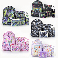 Kidplace 2026 – Ensemble Sac à Dos Scolaire 5-en-1 Tendance à Imprimé Géométrique avec Sac Repas, Trousse, Boîte à Lunch, Bouteille d'Eau et Fermeture Éclair