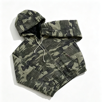 Blouson à capuche surdimensionné personnalisé en tissu uni avec ourlet et poignets élastiques, fermeture éclair intégrale, rembourré, court, pour homme, avec logo brodé, vente en gros