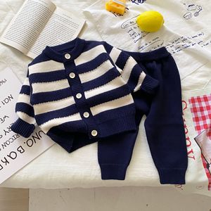 Ensemble <span class=keywords><strong>de</strong></span> vêtements d'hiver en tricot <span class=keywords><strong>pour</strong></span> bébé nouveau-né Garçon Cardigan rayé à manches longues et pantalon 2 pièces Pull <span class=keywords><strong>pour</strong></span> enfants - Product Image 5
