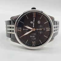 Montre à quartz de style commercial de luxe, cadran en verre étanche, logo personnalisable, bracelet en acier inoxydable, pointeur à l'ancienne de 42mm