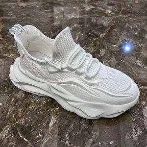 Chaussures de course épaisses pour hommes, design OEM, en maille respirante, légères, antidérapantes, à semelle épaisse, pour la marche quotidienne - Product Image 5