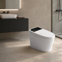 Toilette intelligente moderne avec bidet électrique sans réservoir, chasse d'eau silencieuse, télécommande, siège chauffant et raccordement S-Trap/P-Trap