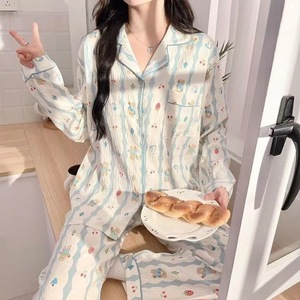 Pigiama Estivo da Donna a Maniche Lunghe con Design Cartoon - Pinguino e Nuvole in Flanella per Casa - Product Image 2