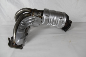 Adecuado para Toyota Camry 2,4 Piezas de automóviles de alta calidad Euro II Euro III EuroIV EuroV Convertidor catalítico - Product Image 3