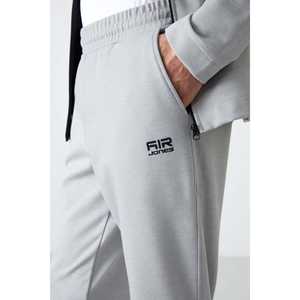 Conjunto Deportivo para Hombre Carlos Grey, Corte Estándar, Gris, Transpirable, Ropa Casual - Product Image 2