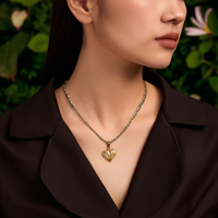 Collier pendentif tendance en acier inoxydable 316L plaqué or PVD, avec breloque cœur et chaîne à maillons, durable, résistant, unisexe, idéal comme cadeau.