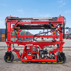 Portacontenedores de 30 Toneladas para Manejo de Contenedores - Product Image 1