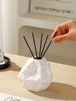Diffuseur de parfum de luxe en céramique, nouveau design 2026, vente en gros, flacon vide, verre mat blanc, flacon de recharge, cylindre, flacon à roseaux aromatiques