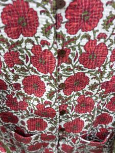 Veste en coton matelassé imprimé de qualité supérieure pour femmes |   Vêtements d'extérieur floraux artisanaux faits à la main |   Boutique de mode de luxe - Product Image 6