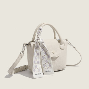 Bolso de Mano Moderno para Mujer con Diseño de Alas, Textura de Alta Gama, Estilo Extranjero Popular, Cierre de Cremallera y Forro de Poliéster - Product Image 2