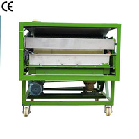 Machine commerciale automatique de décorticage et de cassage des noix de pécan et des noix noires