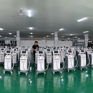 Equipo de belleza médico profesional portátil, máquina láser 2 en 1, depilación de tatuajes Nd Yag, diseño de escritorio, longitudes de onda de 532nm - Product Image 4