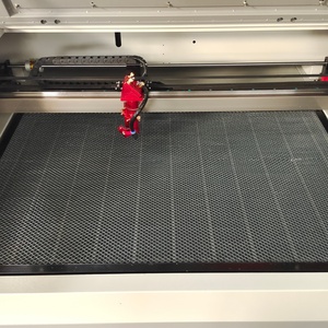 Machine de découpe laser CO2 100W 9060 avec contrôle Ruida RD6445S, refroidisseur S&A CW3000, lit en nid d'abeille motorisé, pieds de machine, porte à passage long - Product Image 4