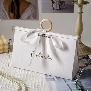 Sac cadeau en papier pliable en forme de triangle de style décontracté avec poignée en <span class=keywords><strong>bois</strong></span> circulaire pour mascara soins de la peau huile essentielle rouge à lèvres - Product Image 2