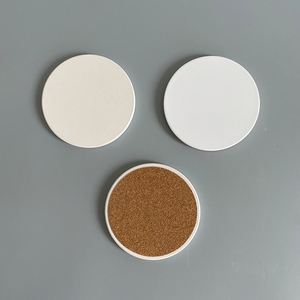 Adornos de Cerámica Sublimables Blancos Brillantes Cuadrados y Redondos Personalizados con Logotipo, para Bebidas, con Base de Corcho - Product Image 2