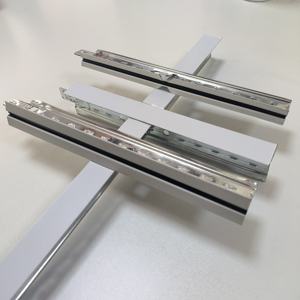 Grille <span class=keywords><strong>de</strong></span> <span class=keywords><strong>plafond</strong></span> à haute capacité et profilé métallique pour système <span class=keywords><strong>de</strong></span> <span class=keywords><strong>plafond</strong></span> suspendu industriel et cadre <span class=keywords><strong>de</strong></span> <span class=keywords><strong>plafond</strong></span> métallique - Product Image 4