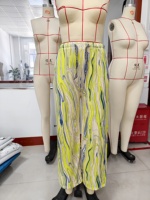 Nouveau style été 2026 – Pantalon large plissé accordéon taille haute décontracté à drapage fluide imprimé tie-dye rayures arc-en-ciel pour le sport