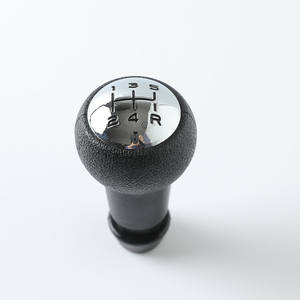 Pommeau de levier de vitesse en cuir, boîte de vitesses manuelle à 6 vitesses pour Peugeot 307, conception ergonomique - Product Image 1