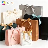 Tas Kado Kertas Ivory Tebal 5mm Custom Dengan Pegangan Tali, Tas Jinjing Mewah Cetak Hot Foil untuk Hadiah Liburan & Kemasan Retail