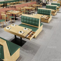 Ensemble de table et chaises de style moderne pour hôtel, café, pizzeria, restaurant, avec canapé et banquette, en bois massif