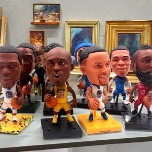 XUC Statues de personnages de dessins animés artistiques en résine PVC 3D peintes à la main, figurines de stars de basket-ball populaires, jouets de collection de joueurs de football S - Product Image 2