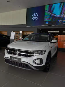2025 Volks-wagen <span class=keywords><strong>T</strong></span>-<span class=keywords><strong>roc</strong></span> 2025 Nouvelle VOITURE 2WD Essence SUV Véhicules Voiture Exportation vers l'Algérie Voiture Neuve Chinois <span class=keywords><strong>T</strong></span>-<span class=keywords><strong>roc</strong></span> 300 <span class=keywords><strong>Tsi</strong></span> Blanc - Product Image 2