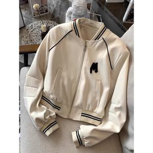 แจ็คเก็ตเบสบอลสไตล์แฟชั่นสำหรับผู้หญิง แจ็คเก็ตสั้นแต่งพู่เท่ๆ สบายๆ สีขาว ทำจากผ้าเดนิม - Product Image 5