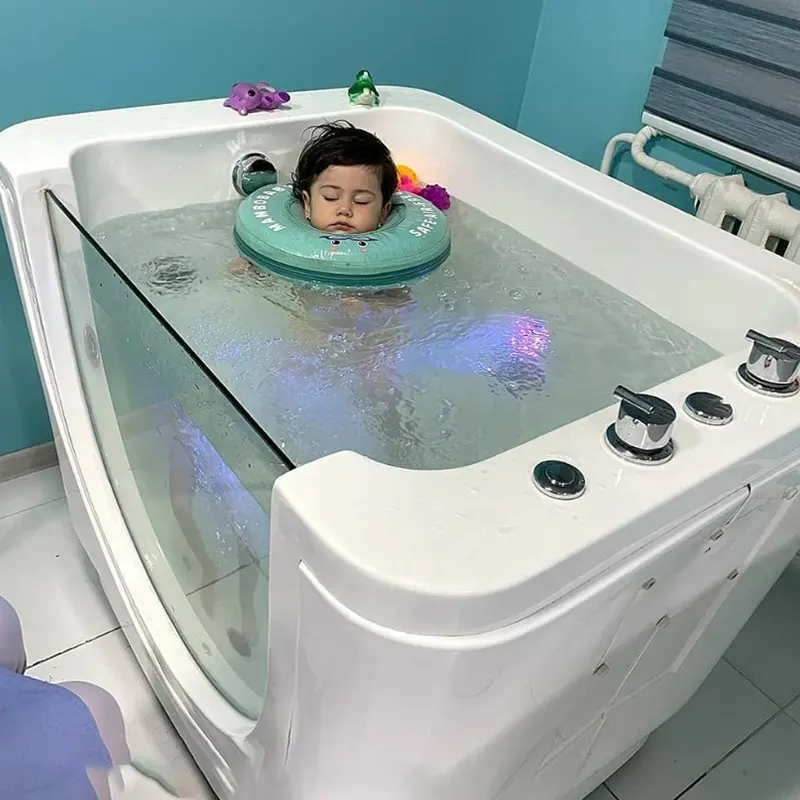 אמבטיה עיסוי ג'קוזי מודרנית אקריליק עצמאית לתינוק במפעל חמה למכירה עם אביזר מייבש