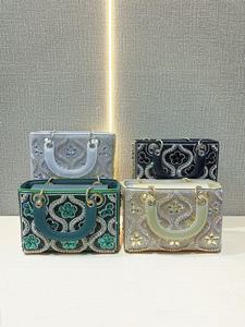 Bolsos <span class=keywords><strong>de</strong></span> Mano <span class=keywords><strong>con</strong></span> Pedrería, Bolsos <span class=keywords><strong>de</strong></span> Fiesta Elegantes para Mujer 2026, Bolsos <span class=keywords><strong>de</strong></span> Mano Pequeños <span class=keywords><strong>con</strong></span> Cristales <span class=keywords><strong>de</strong></span> Colores y Pedrería - Product Image 2