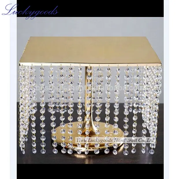 LG20180919-2 Luxury Gold Square Iron Cake Stand com pendurado Crystal Beads para casamento Decoração Mesa Sobremesa Stand