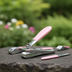 ชุดกรรไกรตัดเล็บ ด้ามจับสีชมพู สแตนเลส สตีล ดูแลผิวประจำวัน ทุกสภาพผิว - Product Image 3