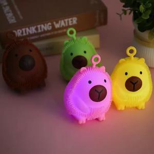 ของเล่นบีบแก้เครียดรูปคาปิบาร่าเรืองแสง สำหรับเด็ก ของเล่นเสริมพัฒนาการ ขายในตลาดกลางคืน - Product Image 4