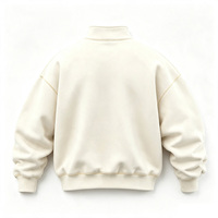 Sudadera personalizada para hombre, extragrande, color blanco roto, con media cremallera y cuello alto, cremallera metálica, de tejido grueso, con costuras en contraste, corte minimalista y holgado.