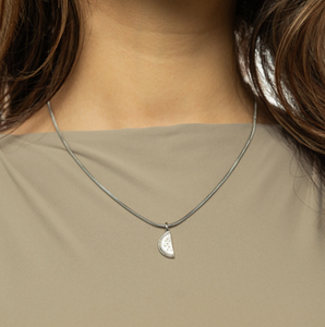 <span class=keywords><strong>Collana</strong></span> Inspire in Acciaio Inossidabile Placcato Oro 18K PVD <span class=keywords><strong>con</strong></span> Motivo Anguria Palestinese e Catena a <span class=keywords><strong>Serpente</strong></span>, Gioiello Unisex da Regalo - Product Image 4