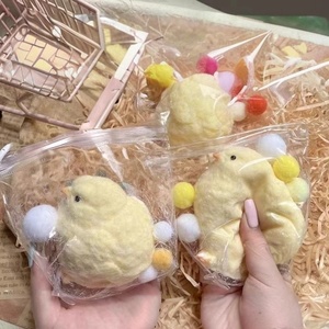 Juguete de Pollo TPR Hecho a Mano, Súper Suave, Lindo y Antiestrés para Adultos y Niños - Product Image 4