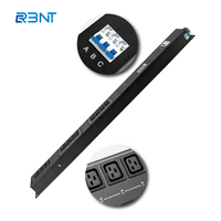 PDU intelligent à montage en rack triphasé 63A 380V avec 12 prises IEC C19 OEM