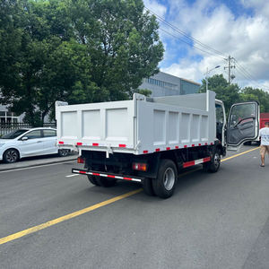 Camión de Carga Howo Nuevo de 116hp y 5 Toneladas con Camión Furgón de Una Fila con Luz Blanca, Tanque de Carga, Motor Diésel Yuchai Manual 4x2, Dirección Izquierda - Product Image 6