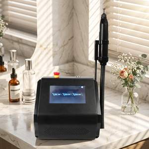Sistema Láser de Picosegundos de Triple Longitud de Onda PM0035 con Energía Ajustable para Eliminación de Tatuajes/Marcajes, Blanqueamiento de Piel, Cuidado Clínico - Product Image 1