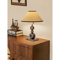 Lampe de table de style rétro italien, lampe de chevet avec abat-jour en tissu pour chambre à coucher, lampe de table décorative avec haut-parleur intelligent