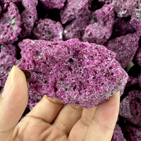 Harga grosir batu kristal Spiritual kualitas tinggi batu penyembuhan energi batu Ruby Rough untuk dekorasi