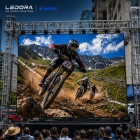 Écran LED de scène P3.91 avec pas de pixel de 3,91 mm, 4K HDR10, étanche IP65, pour les entreprises de location d'équipements audiovisuels avec installation professionnelle sur scène