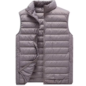 Chaleco de plumón universal personalizado al por mayor para hombre y mujer, chaleco ligero sin mangas con cuello alto y bolsillos para hombre - Product Image 4