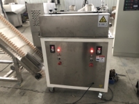 Fournisseur professionnel de machines à remplir et à gonfler les snacks, ligne de transformation de snacks fourrés, machine à fabriquer des snacks au fromage et au maïs fourrés